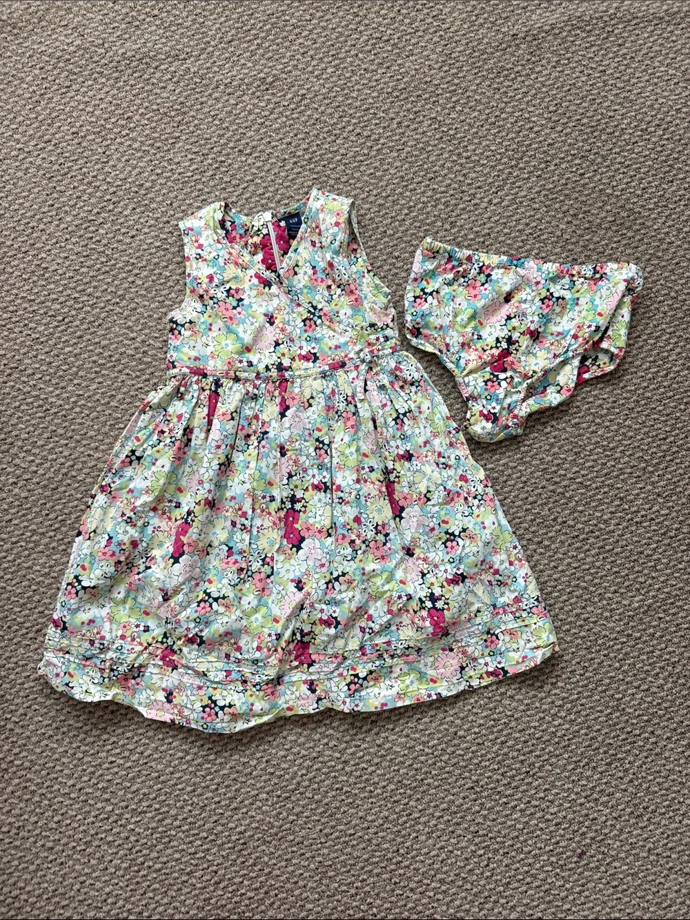 TODDLER GIRL BUNDLE DRESSES, SKIRT, TOP SIZE 3T GAP AND JOE FRESH